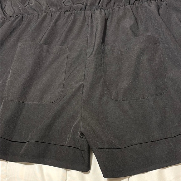 Black Sleeveless Romper with Fitted Waist and Pockets - L - Picture 9 of 9